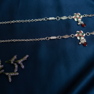 Vibrant Veils Handcrafted floral design Anklets(Pair)