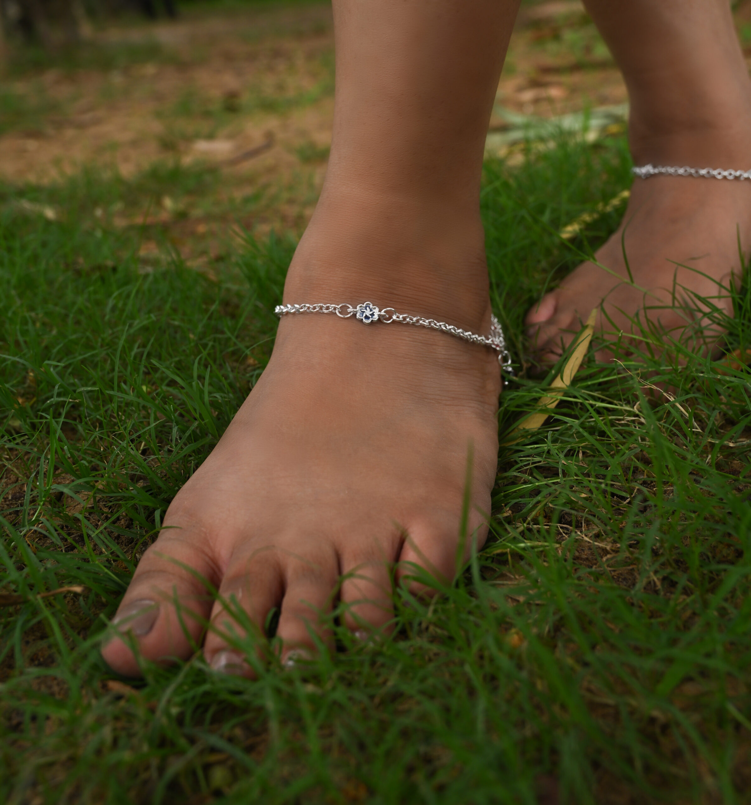 Vibrant Veils Floral Charm Anklet (Pair) - Image 6
