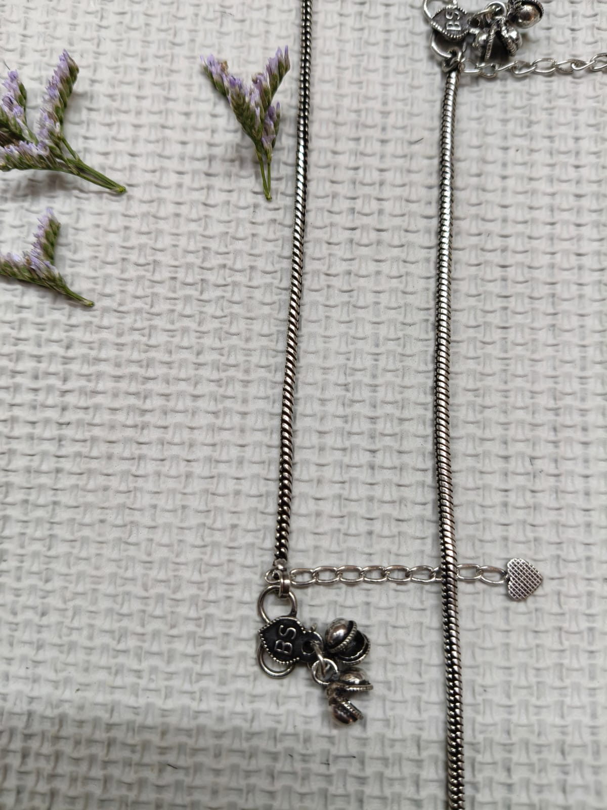 Vibrant Veils Bowknot Sleek Serpent Sterling Bow Anklet (Pair) - Image 6