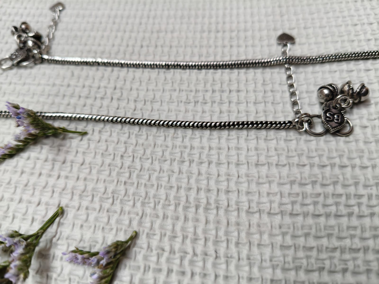 Vibrant Veils Bowknot Sleek Serpent Sterling Bow Anklet (Pair) - Image 7