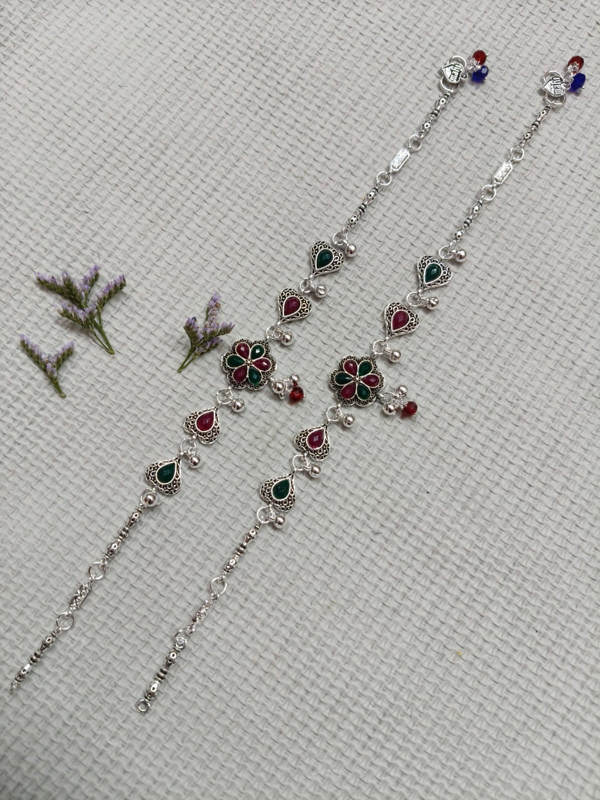 VIBRANT VEILS Filigree Heart Anklet (Pair) - Image 8