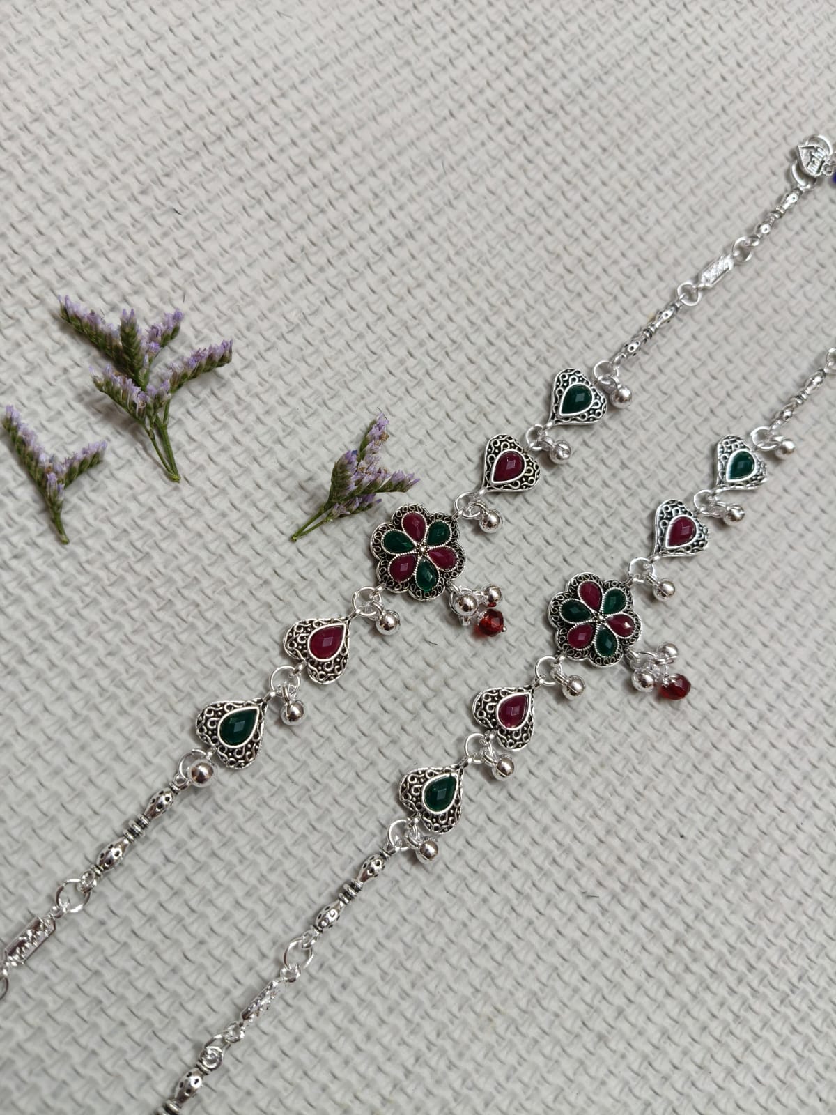 VIBRANT VEILS Filigree Heart Anklet (Pair) - Image 5